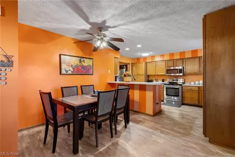8366 Turquoise Ave NE, Canton, OH 44721 photo 9
