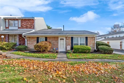 3634 Kenwood Dr #83, Uniontown, OH 44685