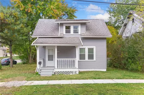 1277 Sevilla Ave, Akron, OH 44314