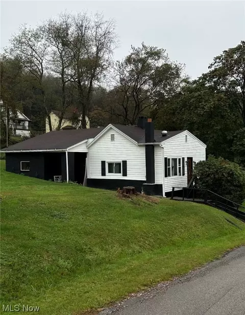 1297 Sunnyside Ave, East Liverpool, OH 43920