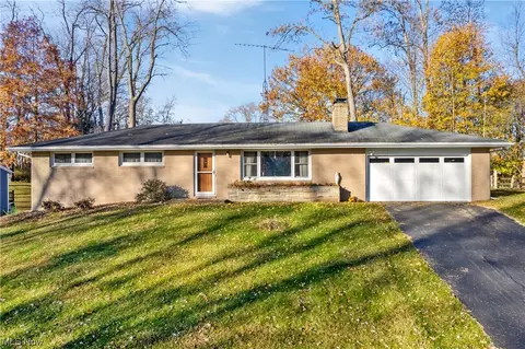 5645 Nella Ave NW, North Canton, OH 44720