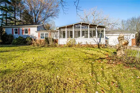 13214 Longwood Ave, Burton, OH 44021