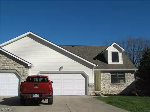 942 Hopewell Heights Dr, Heath, OH 43056