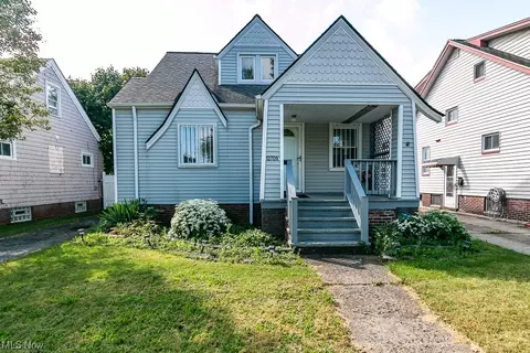 13709 Wainstead Ave, Cleveland, OH 44111