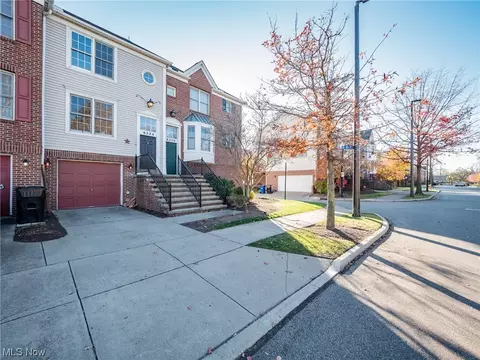 8324 Chester Pkwy, Cleveland, OH 44103