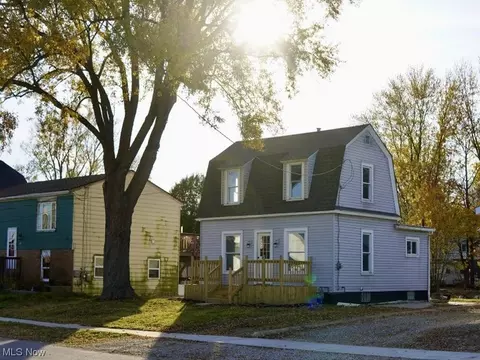 57 S Seneca St, Rittman, OH 44270