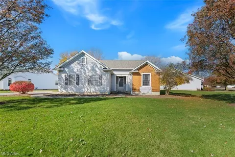 125 Augusta Dr, Elyria, OH 44035 photo 2
