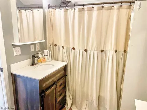 112 Brinker St, Bellevue, OH 44811 photo 9