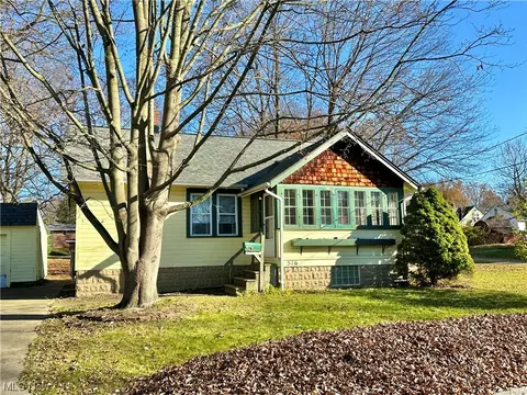 516 Elm St, Ravenna, OH 44266