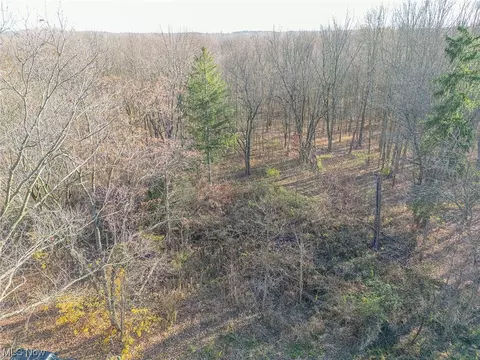 7622 Garman Rd, Burbank, OH 44214
