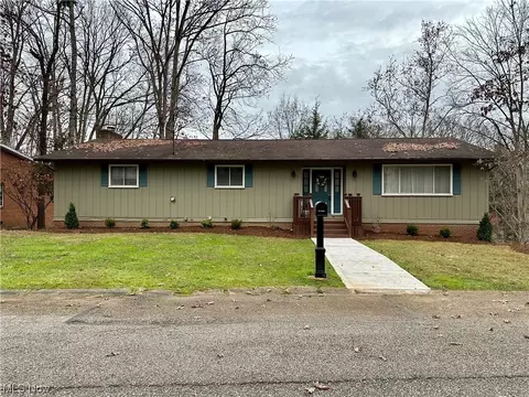 103 Oakwood Pl, Parkersburg, WV 26104