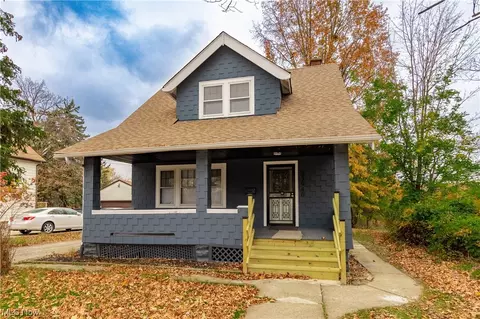 15940 Friend Ave, Maple Heights, OH 44137