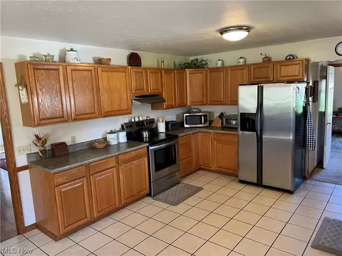 8014 Center Rd, Ashtabula, OH 44004 photo 3