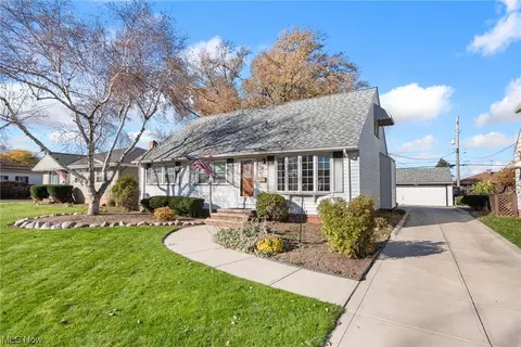 73 E Dartmoor Ave, Seven Hills, OH 44131 photo 31