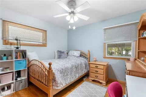 73 E Dartmoor Ave, Seven Hills, OH 44131 photo 15