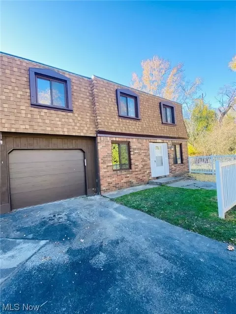 922 Wadsworth Rd #A-1, Medina, OH 44256