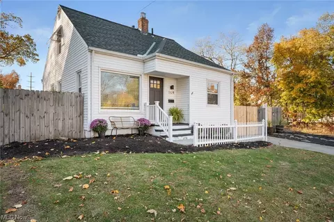 1324 Lakeland Ave, Lakewood, OH 44107