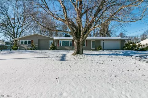 15 Cortland Cir, Geneva, OH 44041