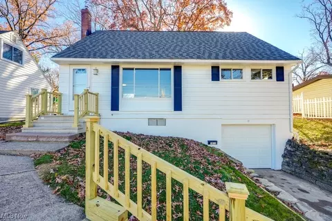 1812 Schiller Ave, Cuyahoga Falls, OH 44223