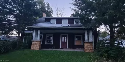 10689 Maple St, Mantua, OH 44255