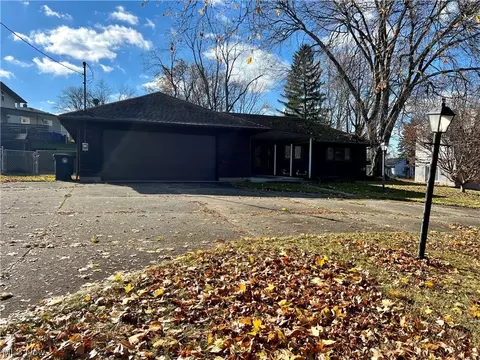 1340 Alphada Ave, Akron, OH 44310 photo 2