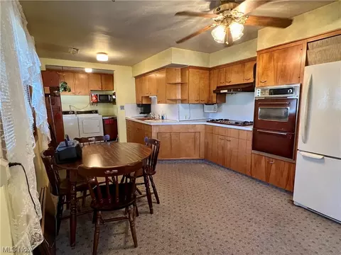 1340 Alphada Ave, Akron, OH 44310 photo 4