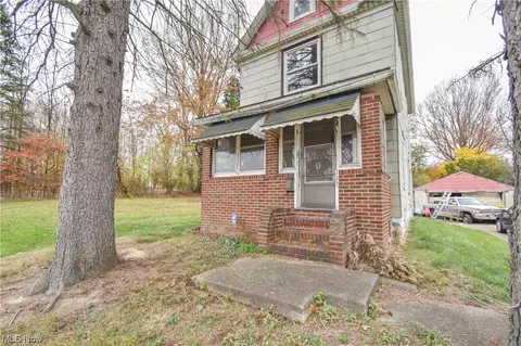 125 Keystone St, Campbell, OH 44405