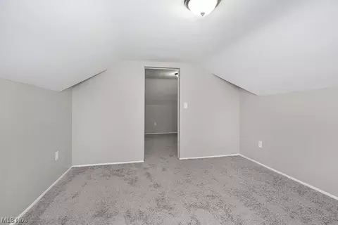 440 E 274th St, Euclid, OH 44132 photo 9