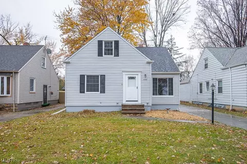 440 E 274th St, Euclid, OH 44132