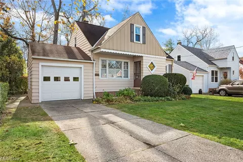 14600 Summit Ave, Maple Heights, OH 44137 photo 2