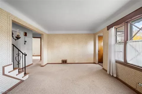14600 Summit Ave, Maple Heights, OH 44137 photo 8