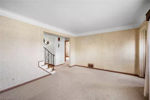 14600 Summit Ave, Maple Heights, OH 44137 photo 9