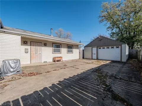 363 Brandtson Ave, Elyria, OH 44035 photo 28