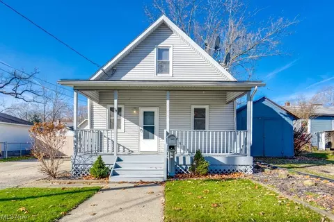 1596 Meriline St, Cuyahoga Falls, OH 44221