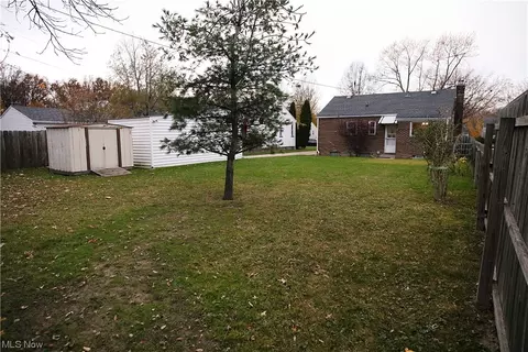 855 E 258th St, Euclid, OH 44132 photo 5