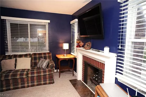 855 E 258th St, Euclid, OH 44132 photo 10
