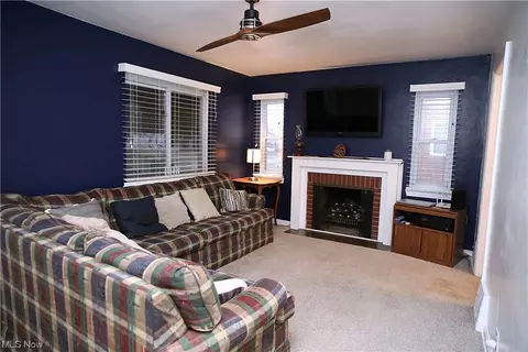 855 E 258th St, Euclid, OH 44132 photo 9
