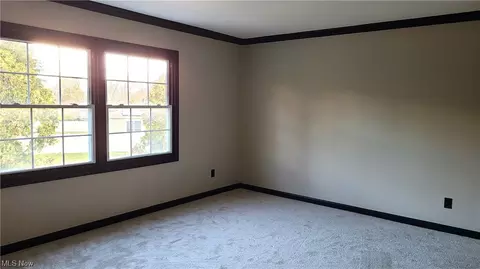 135 Hillcrest Ln, Elyria, OH 44035 photo 16