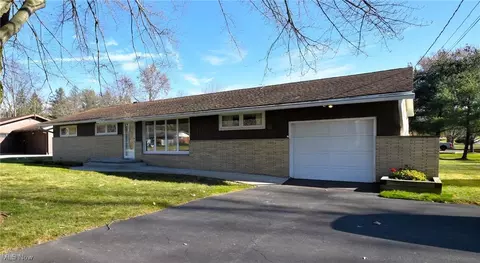 8315 Harmon Dr, Macedonia, OH 44056