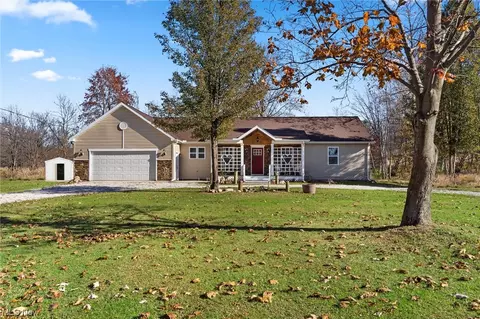 2608 Eureka Rd, Ashtabula, OH 44004 photo 2