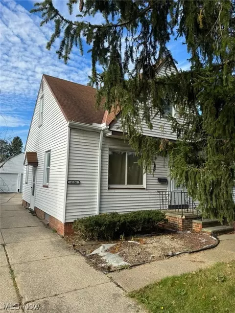6106 Dunham Rd, Maple Heights, OH 44137