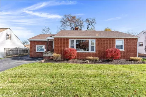 5351 W 148th St, Brook Park, OH 44142