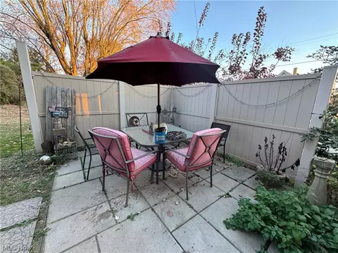 137 Euclid Ave, Barnesville, OH 43713 photo 3