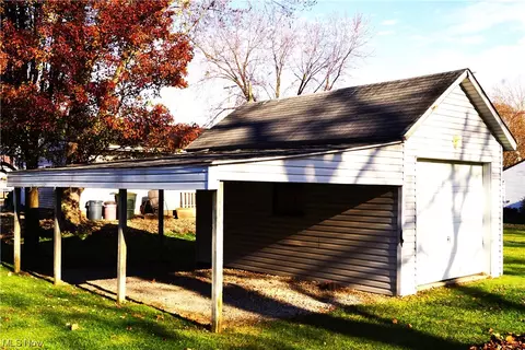 403 Valley St, Minerva, OH 44657 photo 2