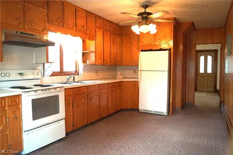 403 Valley St, Minerva, OH 44657 photo 11