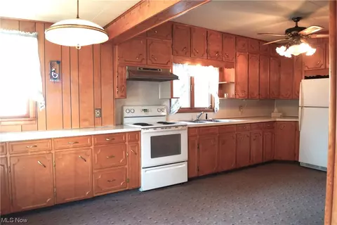 403 Valley St, Minerva, OH 44657 photo 10
