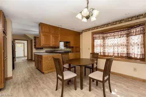 708 N Walnut St, Dover, OH 44622 photo 11