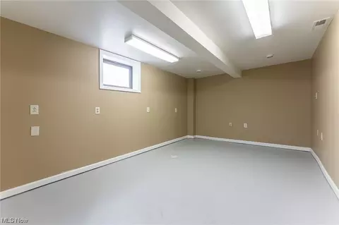 708 N Walnut St, Dover, OH 44622 photo 18