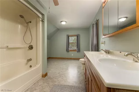 708 N Walnut St, Dover, OH 44622 photo 15