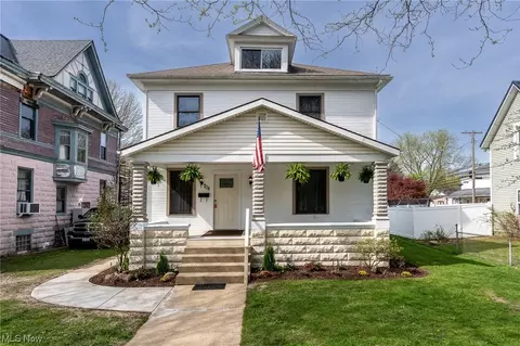 708 N Walnut St, Dover, OH 44622